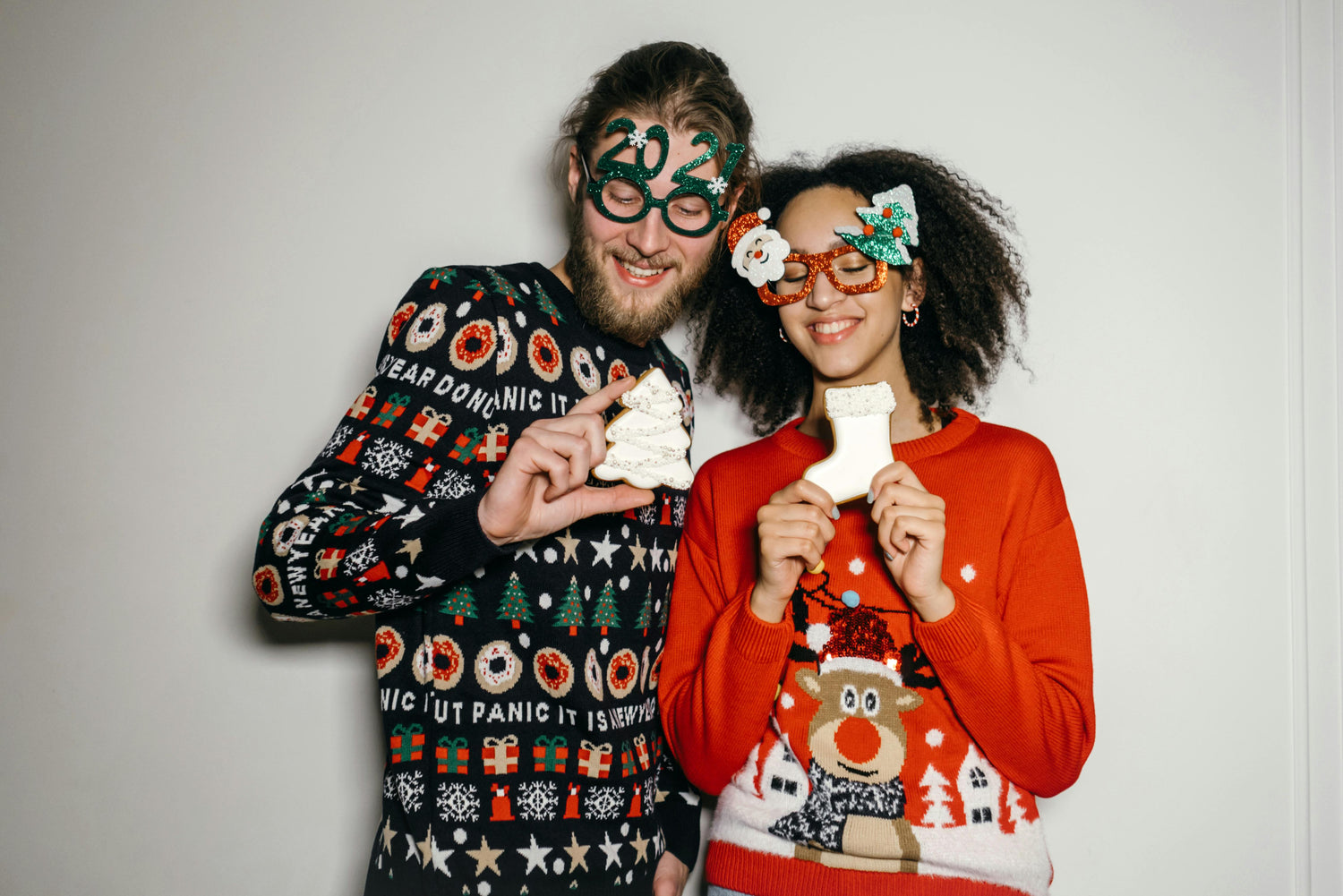 Ugly vs Cute Christmas Sweaters – Which One Should You Choose?